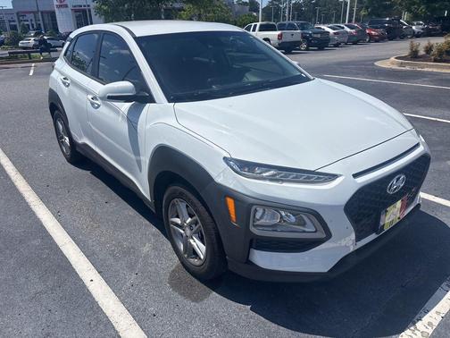 Chalk White 2021 Hyundai KONA SE