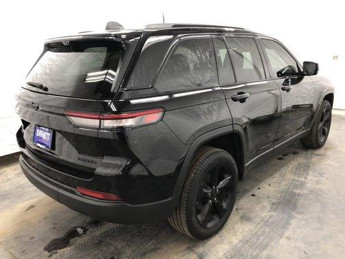 Diamond Black 2024 Jeep Grand Cherokee Limited