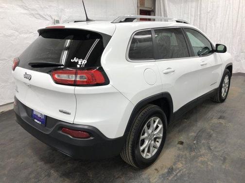 Bright White Clearcoat 2017 Jeep Cherokee Latitude