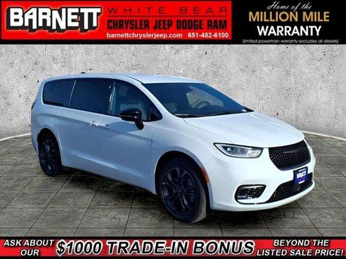 Bright White Clearcoat 2026 Chrysler Pacifica Select