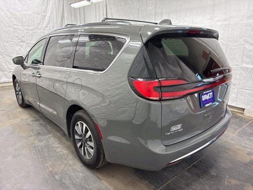 Ceramic Gray Clearcoat 2021 Chrysler Pacifica Touring-L