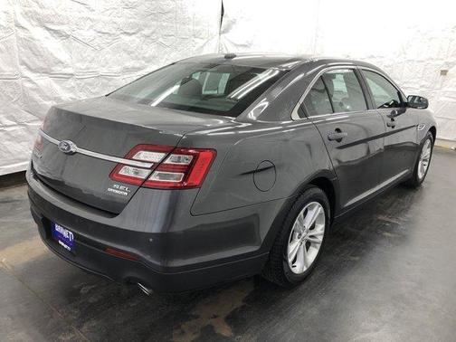 2016 Ford Taurus SEL