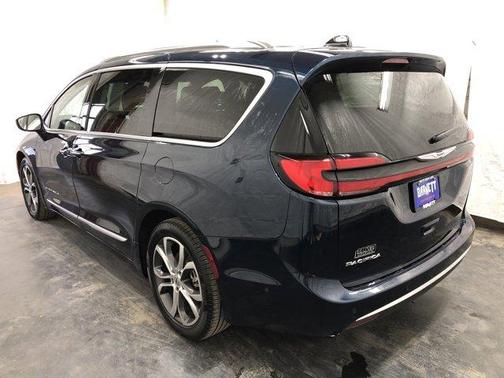 Fathom Blue Pearlcoat 2024 Chrysler Pacifica Pinnacle