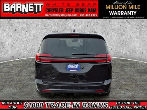 Diamond Black 2026 Chrysler Pacifica Select