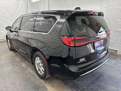 Diamond Black 2024 Chrysler Pacifica Touring-L