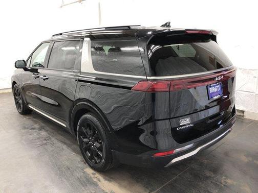 2024 Kia Carnival SX