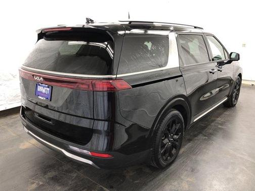 2024 Kia Carnival SX