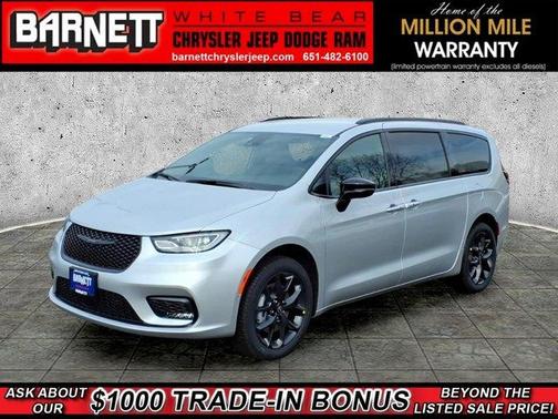 Silver Mist Clearcoat 2026 Chrysler Pacifica Select