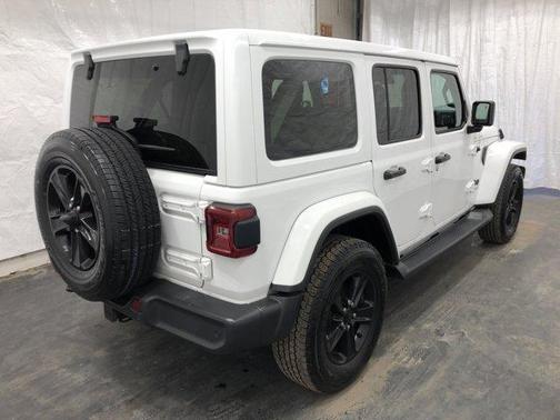 Bright White Clearcoat 2020 Jeep Wrangler Unlimited Sahara Altitude
