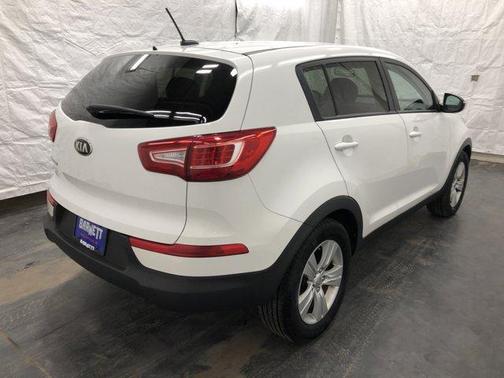 Clear White 2013 Kia Sportage LX