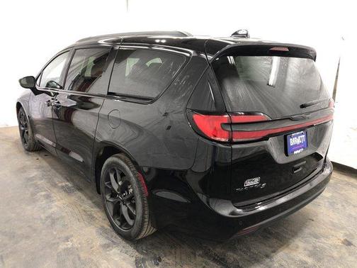 Diamond Black 2024 Chrysler Pacifica Touring-L