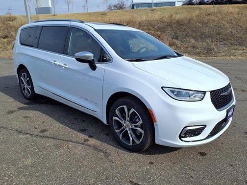 2025 Chrysler Pacifica Pinnacle