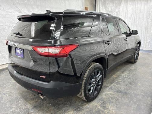 Mosaic Black Metallic 2019 Chevrolet Traverse RS