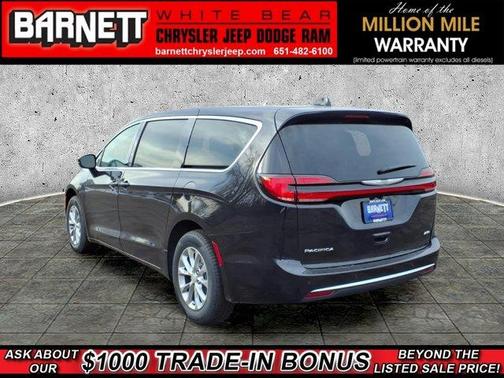 Diamond Black 2026 Chrysler Pacifica Select