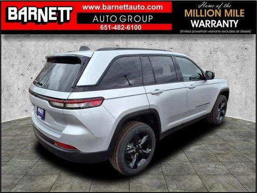 2025 Jeep Grand Cherokee Laredo