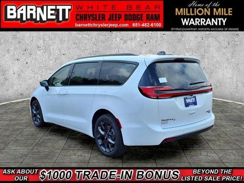 Bright White Clearcoat 2026 Chrysler Pacifica Limited