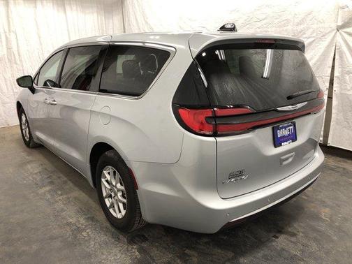 2024 Chrysler Pacifica Touring-L