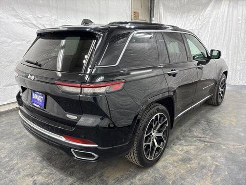Diamond Black 2024 Jeep Grand Cherokee Summit