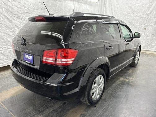 Pitch Black Clearcoat 2017 Dodge Journey SE