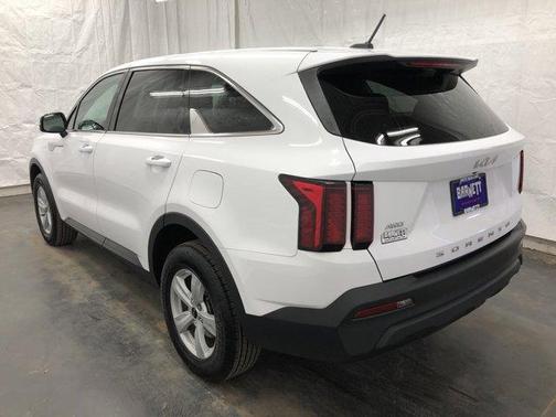 2022 Kia Sorento LX