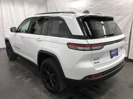 2024 Jeep Grand Cherokee Laredo