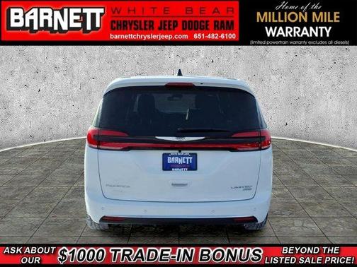 Bright White Clearcoat 2026 Chrysler Pacifica Limited