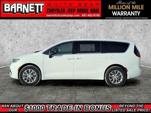 Bright White Clearcoat 2026 Chrysler Pacifica Limited