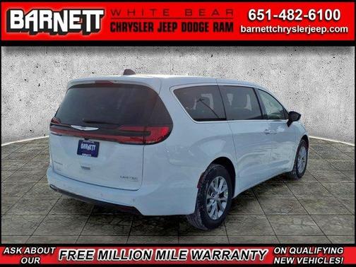 Bright White Clearcoat 2026 Chrysler Pacifica Limited