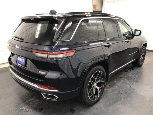 2024 Jeep Grand Cherokee Summit