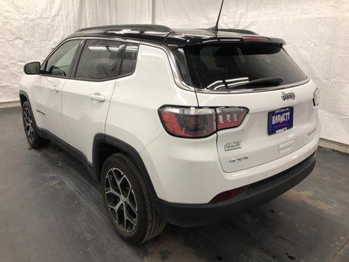 Bright White Clearcoat 2024 Jeep Compass Limited