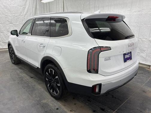 Glacial White Pearl 2023 Kia Telluride SX