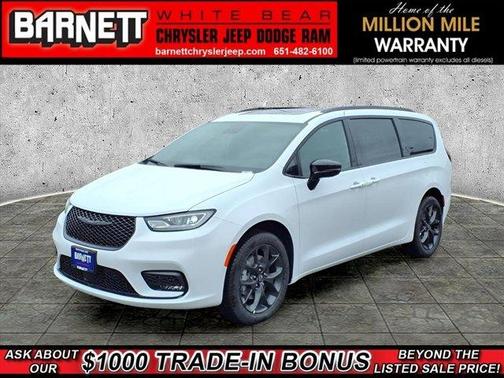 Bright White Clearcoat 2026 Chrysler Pacifica Limited
