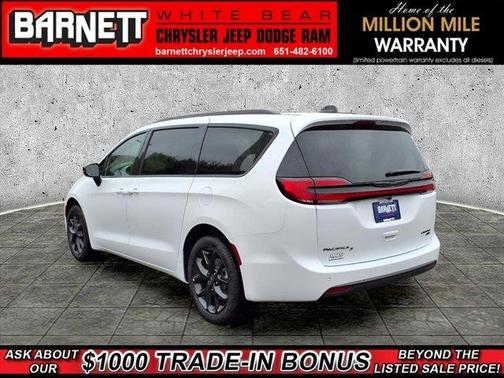 Bright White Clearcoat 2026 Chrysler Pacifica Limited