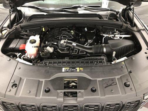 2024 Jeep Grand Cherokee L Laredo