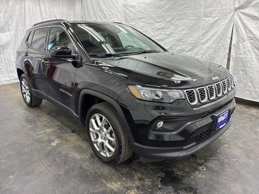 Diamond Black 2024 Jeep Compass Latitude Lux