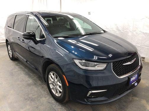 Fathom Blue Pearlcoat 2025 Chrysler Pacifica Select