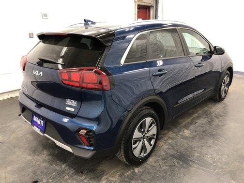 2022 Kia Niro LX