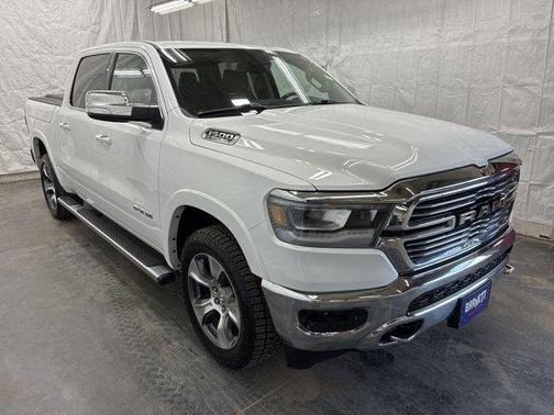 Bright White Clearcoat 2020 RAM 1500 Laramie