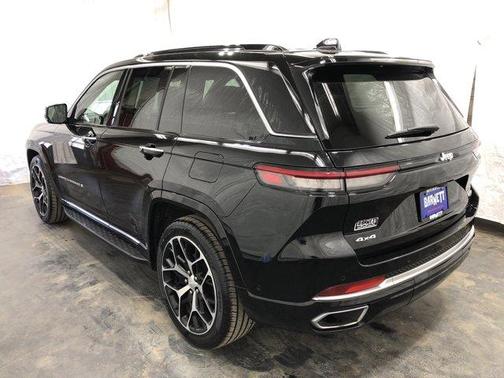 Diamond Black 2024 Jeep Grand Cherokee Summit