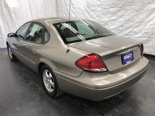 2006 Ford Taurus SE