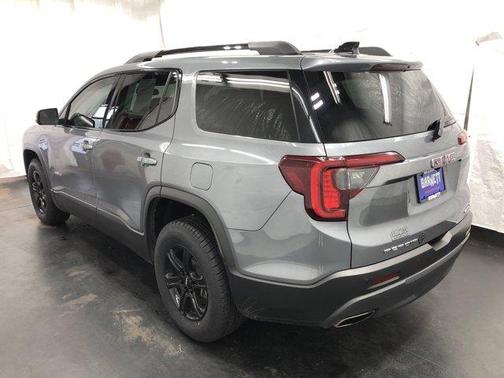 2022 GMC Acadia AT4