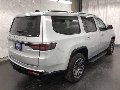 2024 Jeep Wagoneer Base
