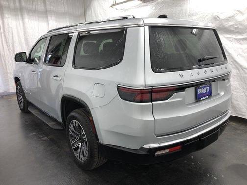 2024 Jeep Wagoneer Base