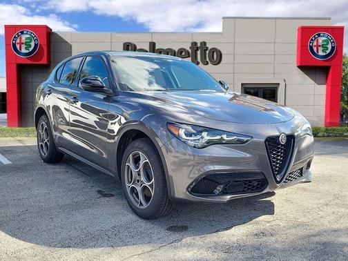 2025 Alfa Romeo Stelvio Base