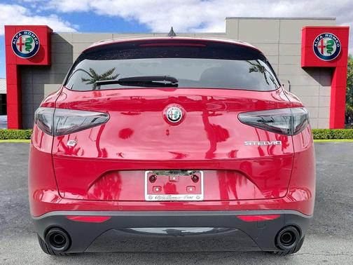2025 Alfa Romeo Stelvio Base
