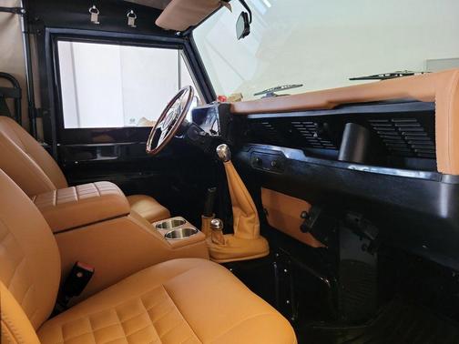 1990 Land Rover Defender