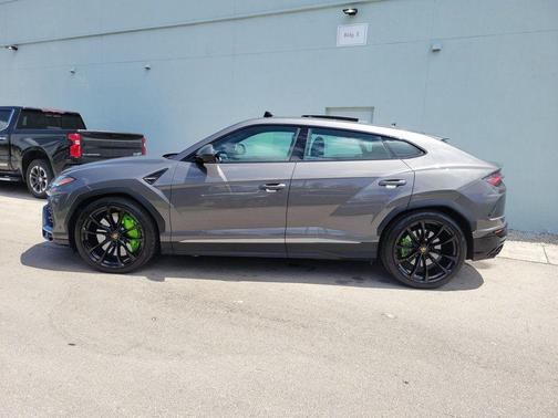 2021 Lamborghini Urus