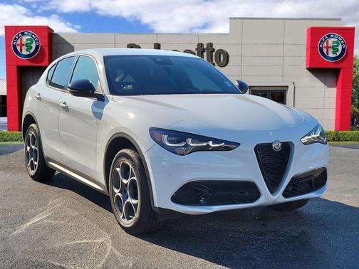 2025 Alfa Romeo Stelvio Base