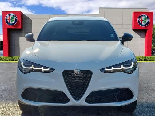 2025 Alfa Romeo Stelvio Base