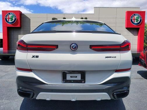 2022 BMW X6 xDrive40i